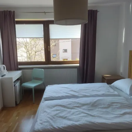 Zara Goscinne Oraz Zara Nowosc *