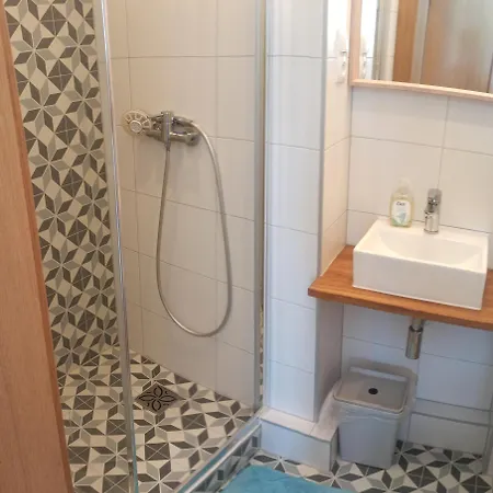 Zara Goscinne Oraz Zara Nowosc