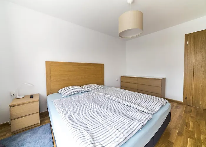 Zara Goscinne Oraz Zara Nowosc